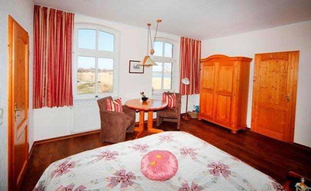 Hotel/Pension Bradhering Ahrenshoop Kültér fotó